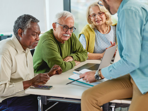 Computer class for Seniors with vision loss